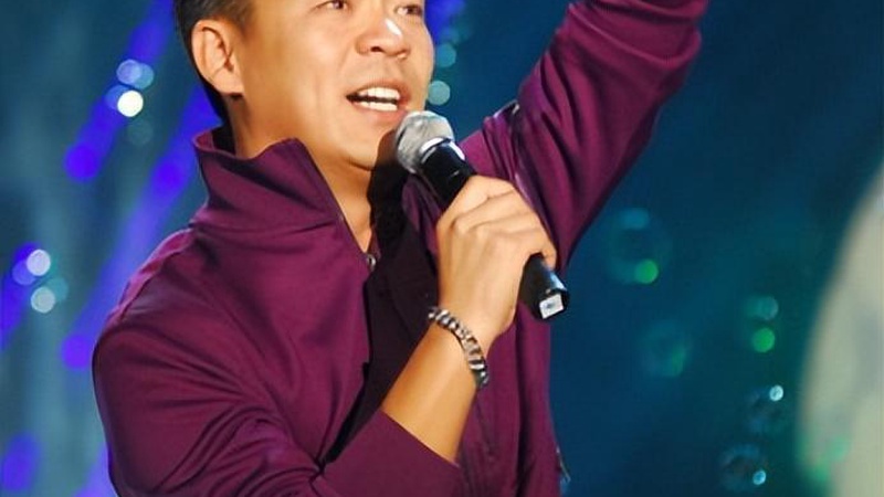 孙浩机场偶遇王丽坤喊「小白鞋」，多年昵称曝光引网友爆笑
