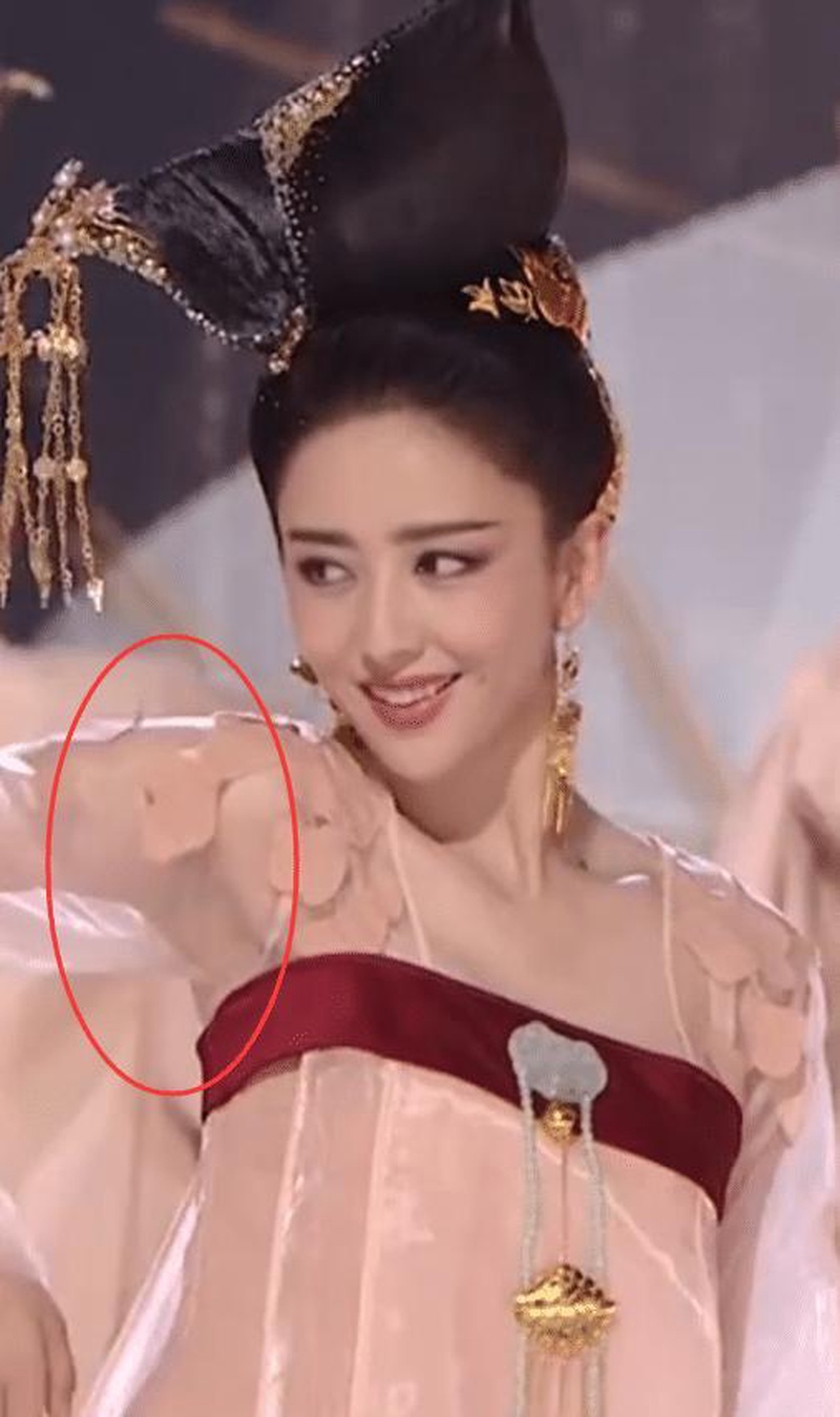张婧仪